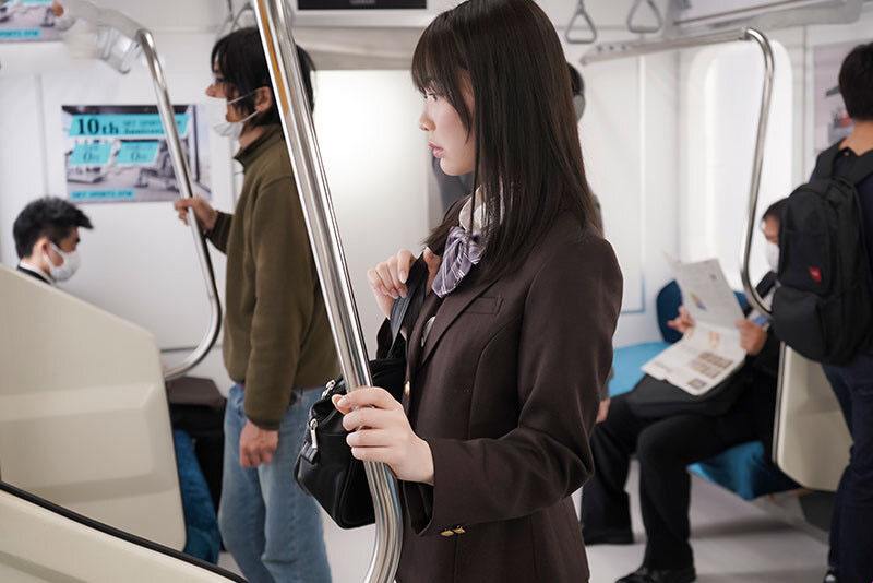 MIDV-459 First time sumakay ng tren mag-isa at ang ending